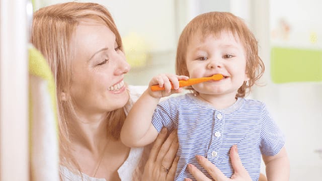 Top 10 kem đánh răng cho bé 2 tuổi ít bọt, an toàn