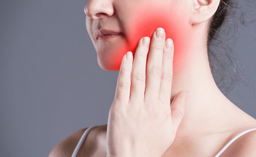 Mát xa vùng hàm để giảm đau do rối loạn khớp thái dương hàm
