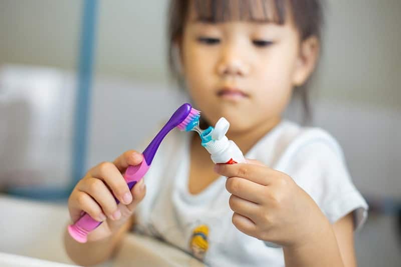 Lựa chọn kem đánh răng phù hợp với trẻ em