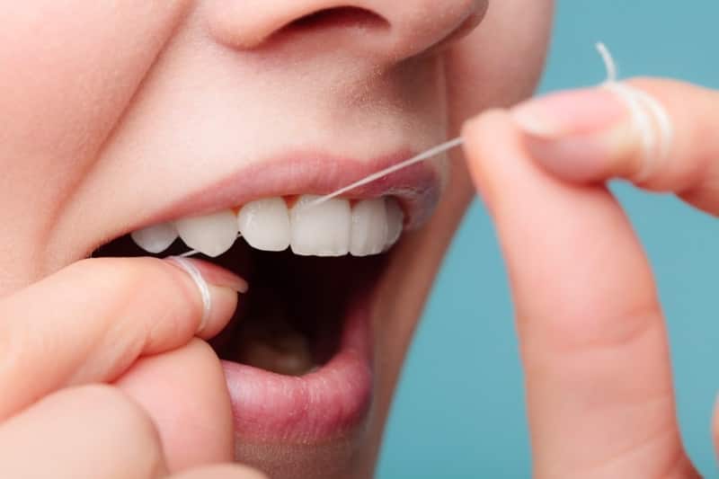 Chỉ nha khoa giúp làm sạch răng hiệu quả